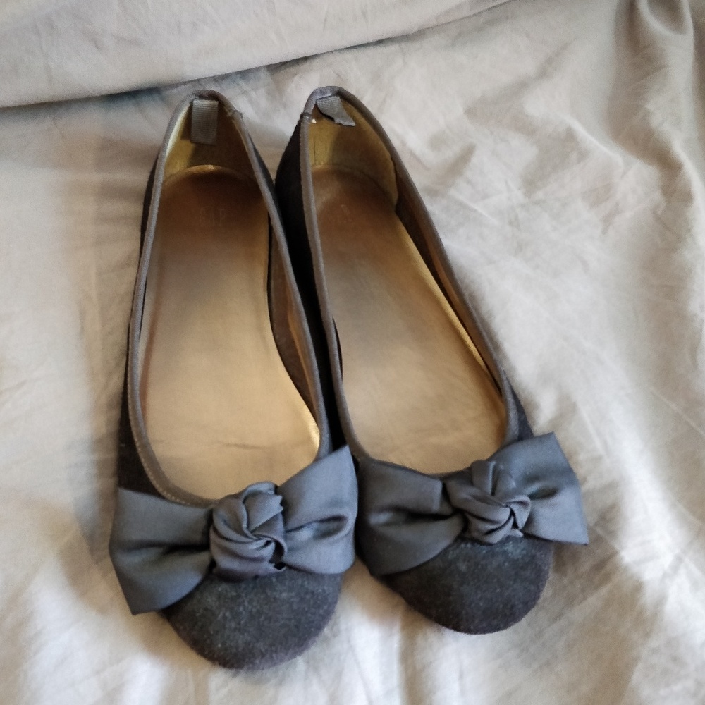 GAP velvet ballet flats